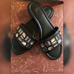 Simply Vera rhinestone sandals 8.5